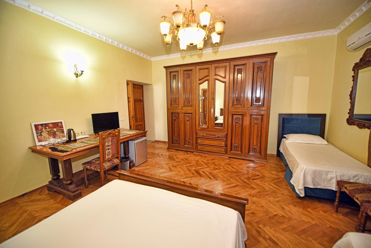 Rose Garden Hotel Shkodër Extérieur photo